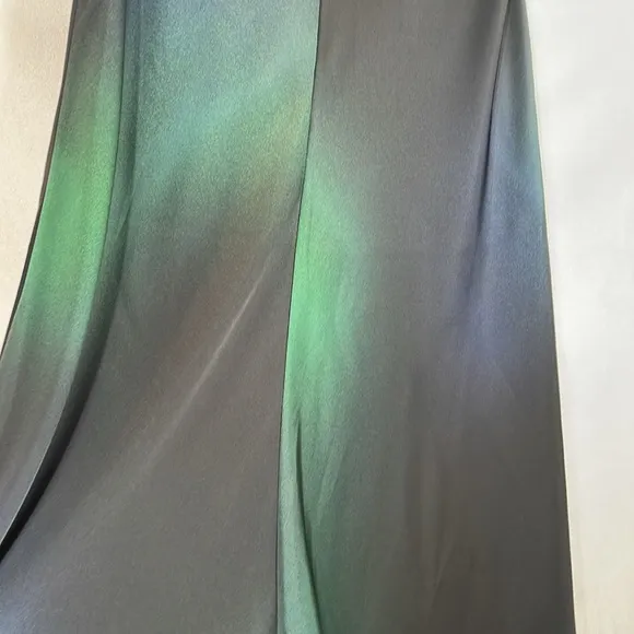 Aritzia Babaton Slip Skirt Size 4 Midi Green Navy Black Print EUC