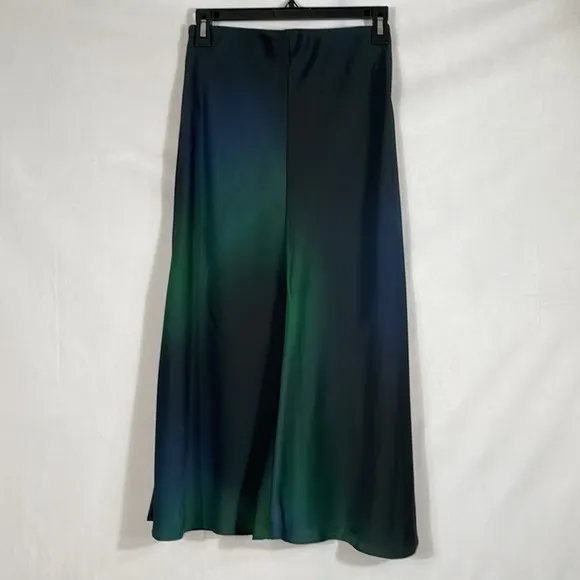 Aritzia Babaton Slip Skirt Size 4 Midi Green Navy Black Print EUC