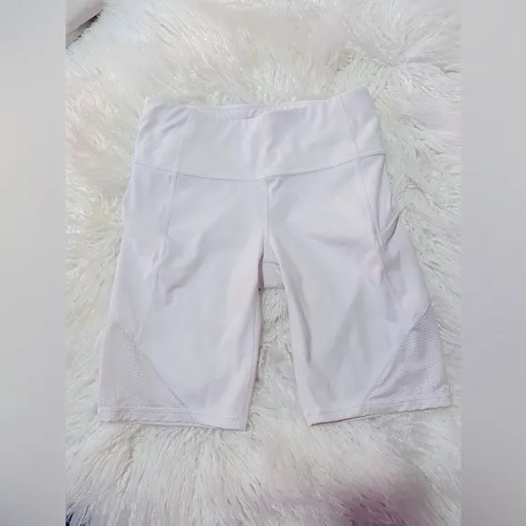 Athleta contender biker shorts