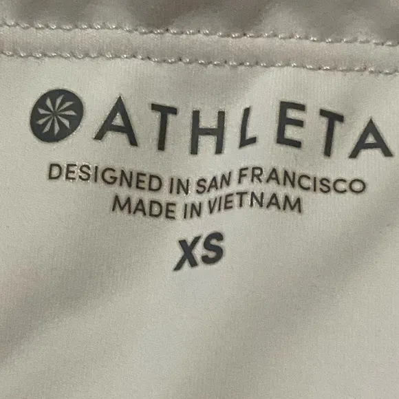 Athleta contender biker shorts