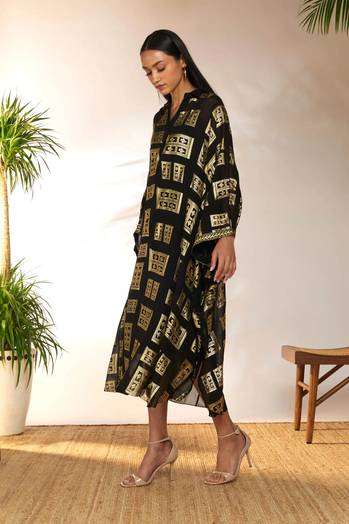 Black foil collar kaftan