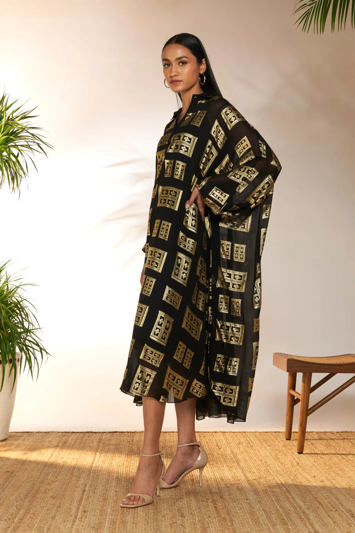 Black foil collar kaftan