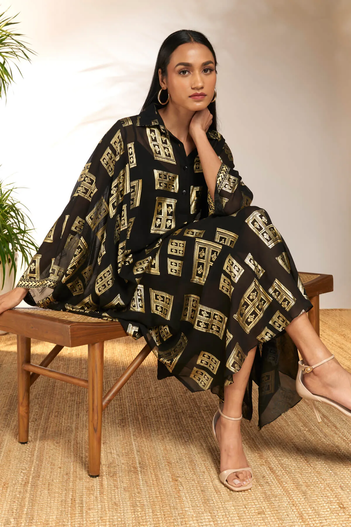 Black foil collar kaftan