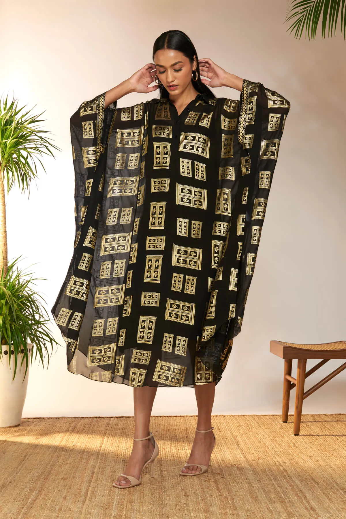 Black foil collar kaftan