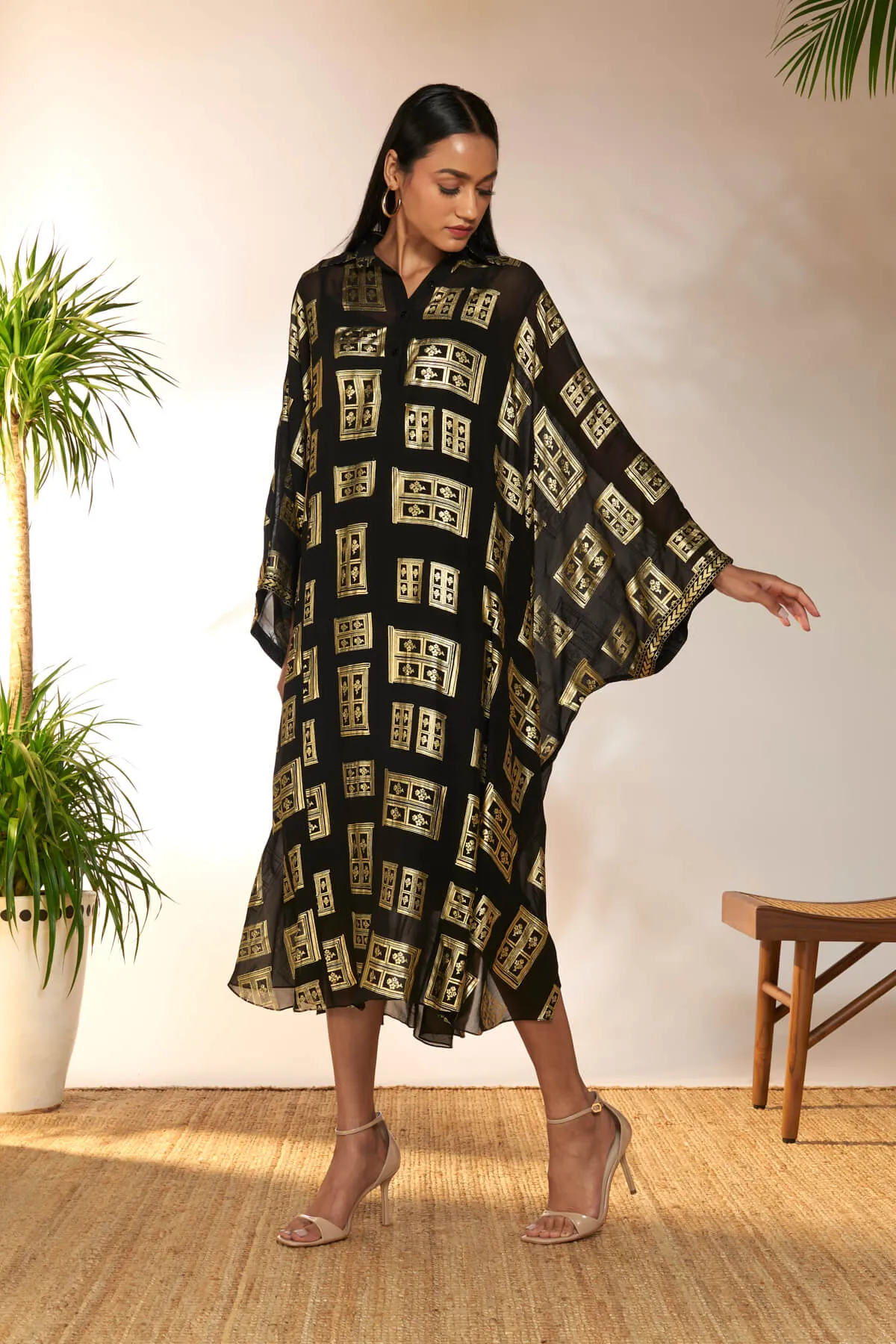 Black foil collar kaftan