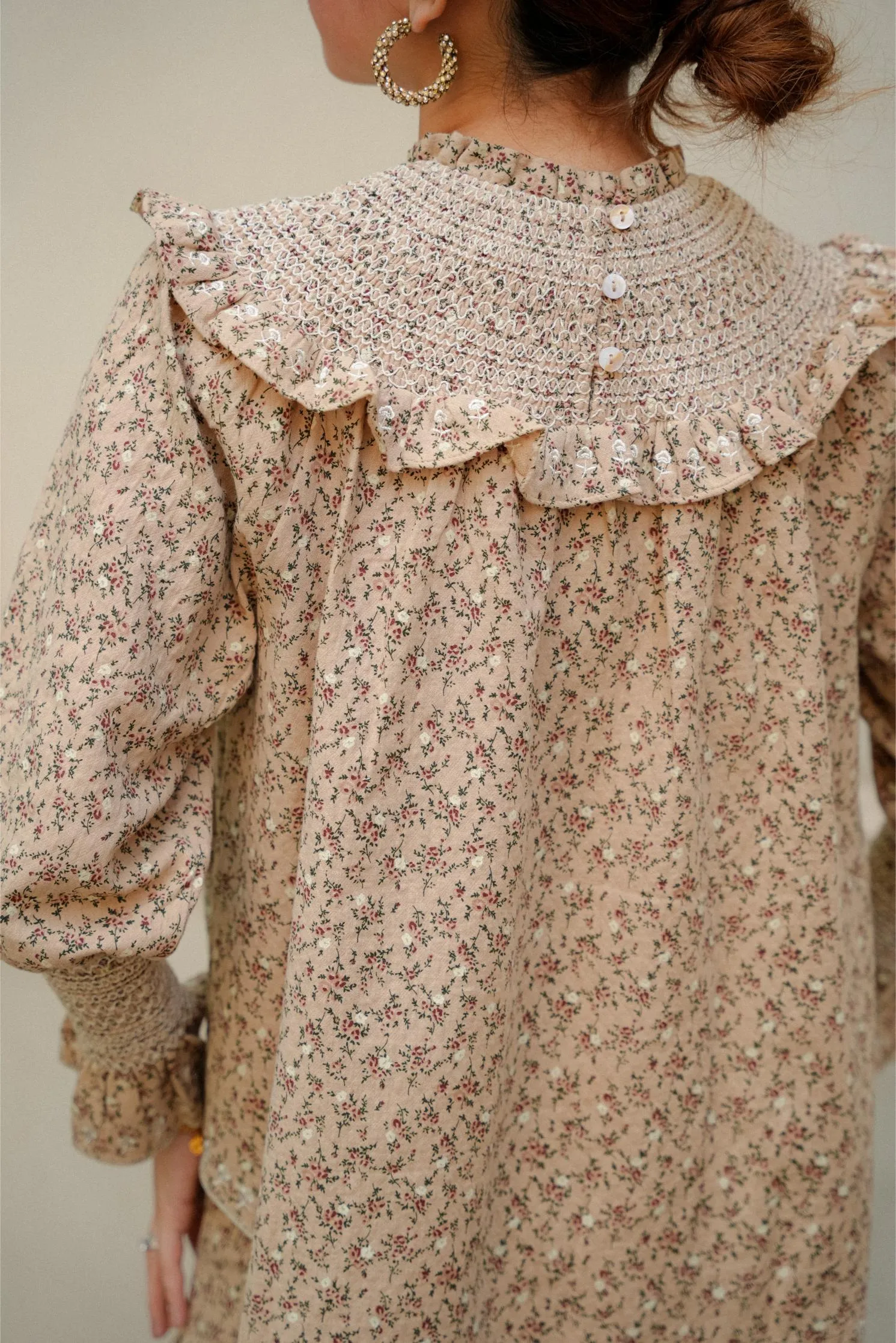 CARO KURUNG IN BEIGE FLORAL