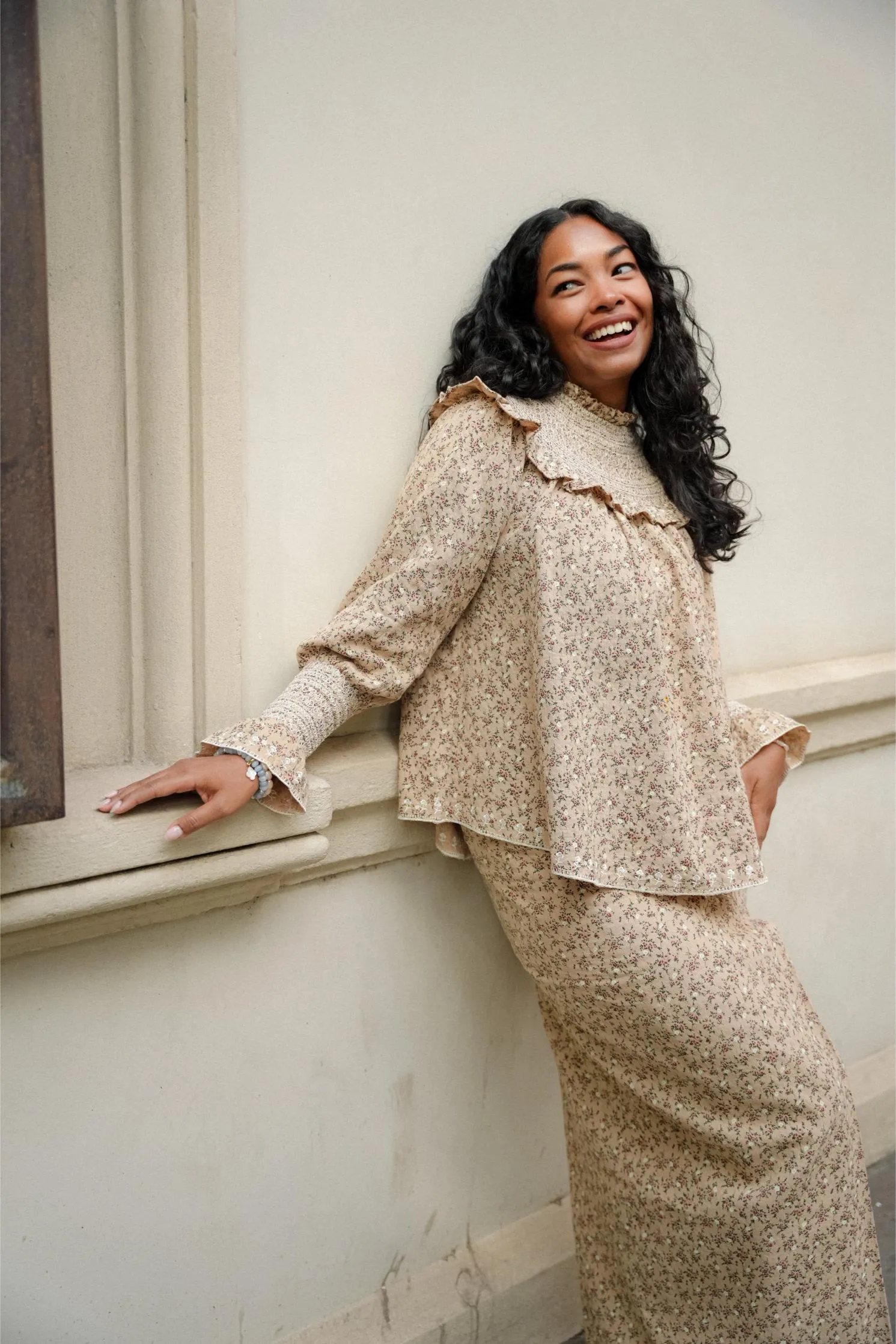 CARO KURUNG IN BEIGE FLORAL