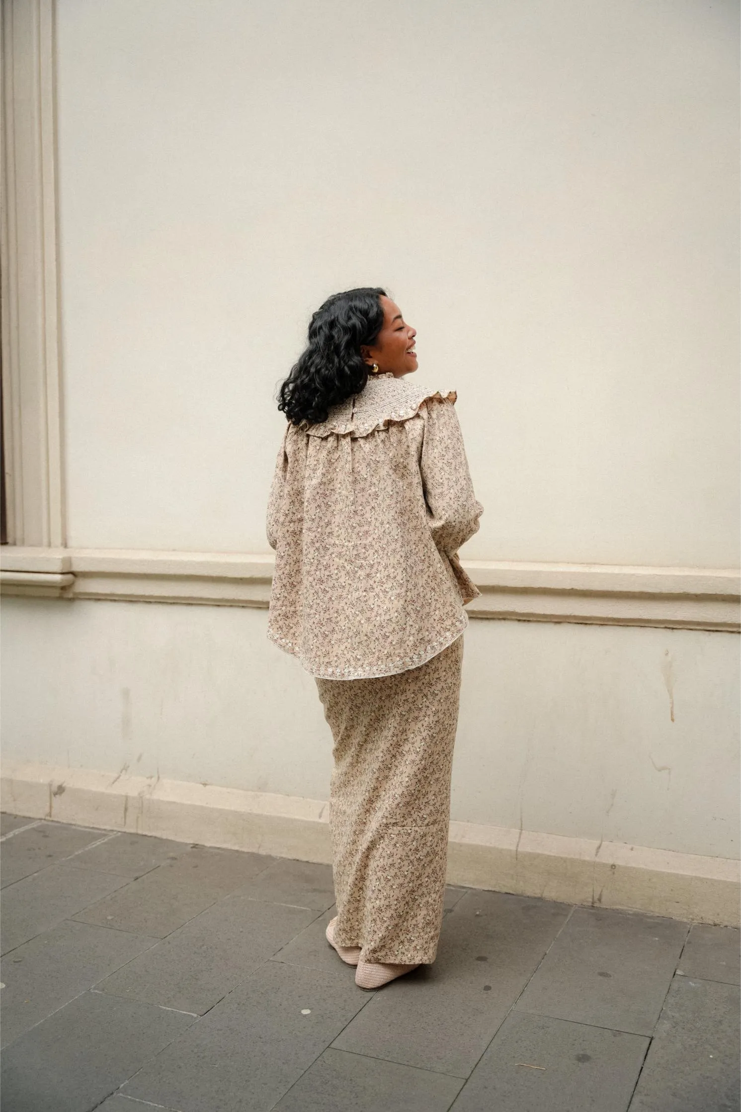 CARO KURUNG IN BEIGE FLORAL
