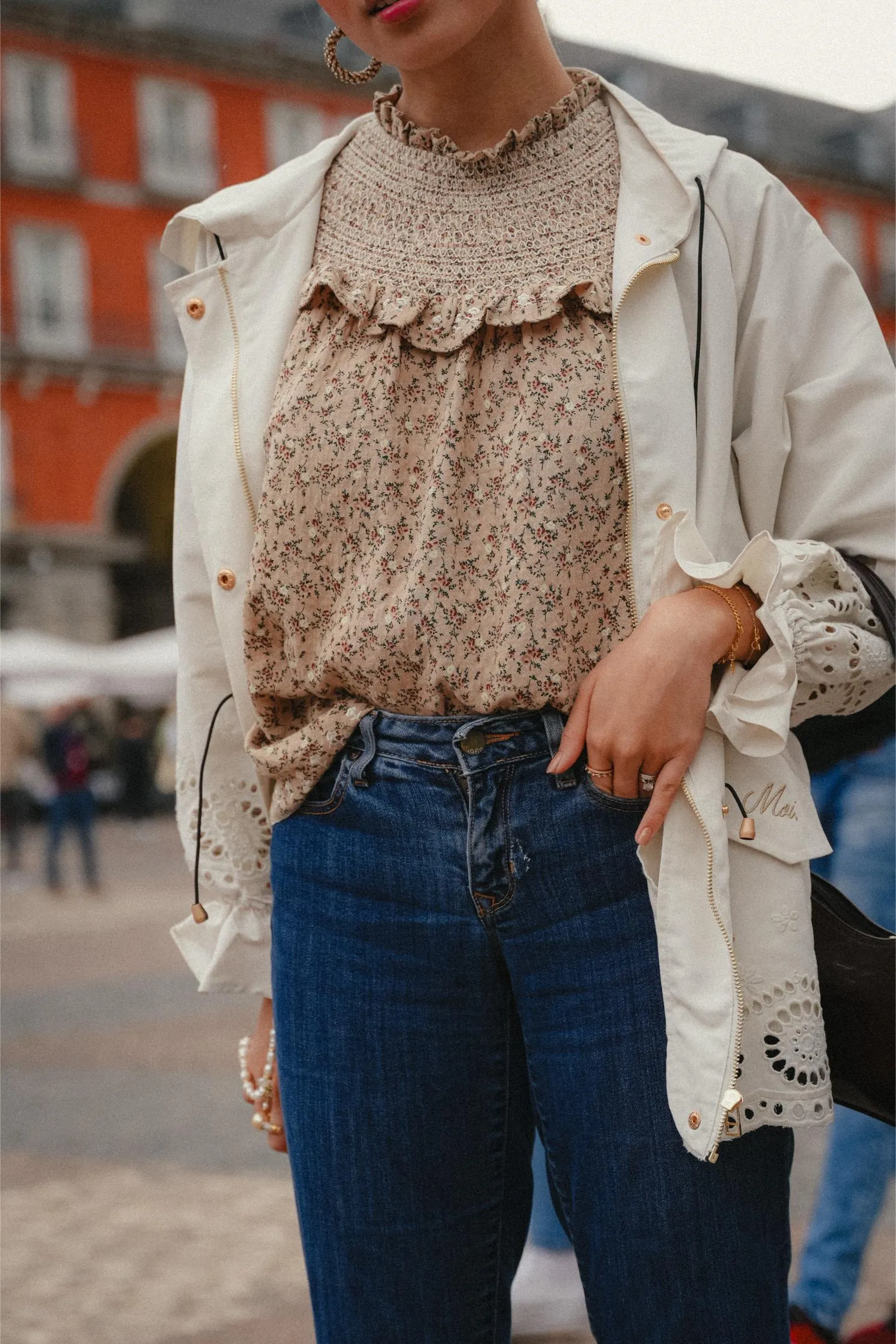 CARO KURUNG IN BEIGE FLORAL
