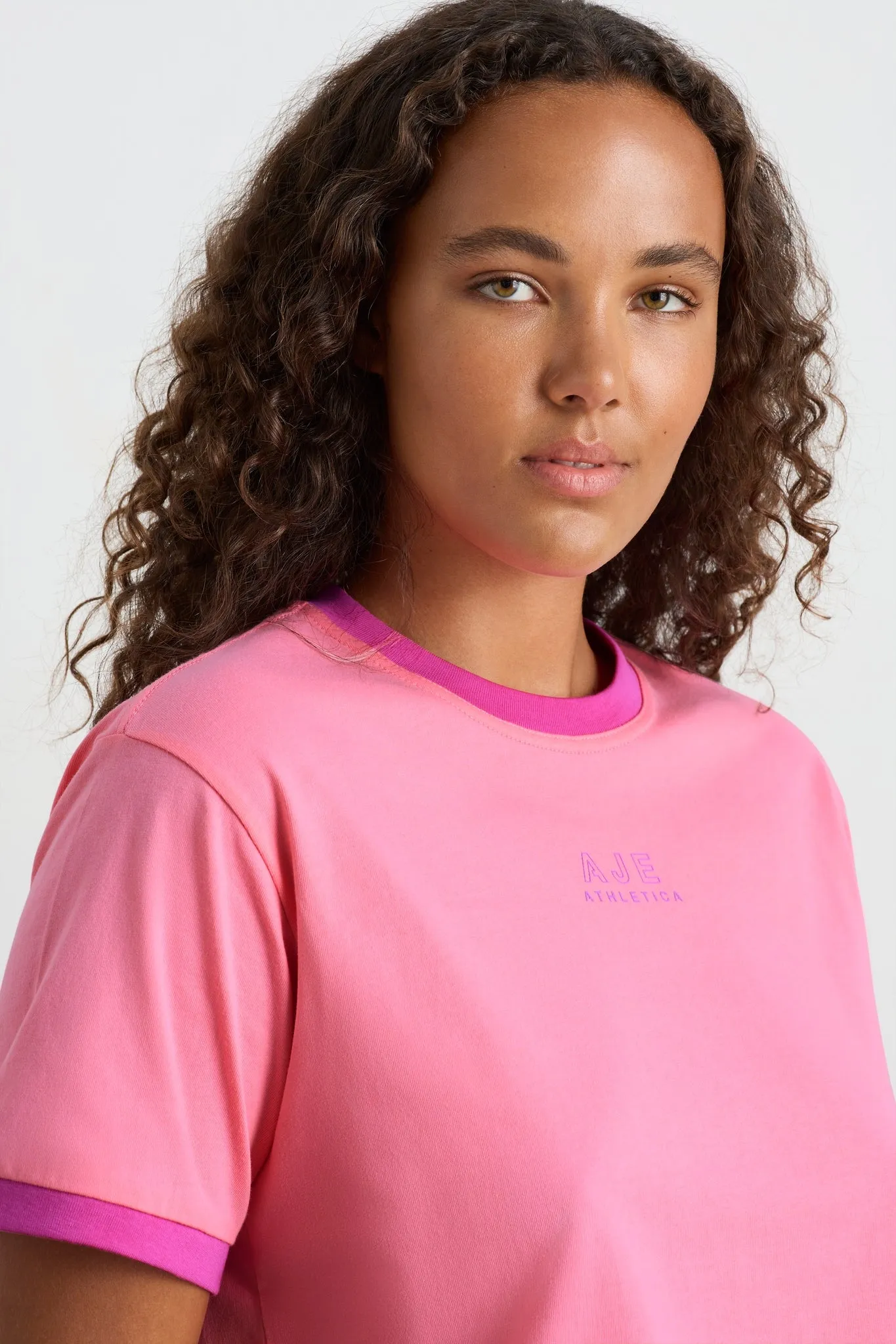 Contrast Bind Logo Tee 110