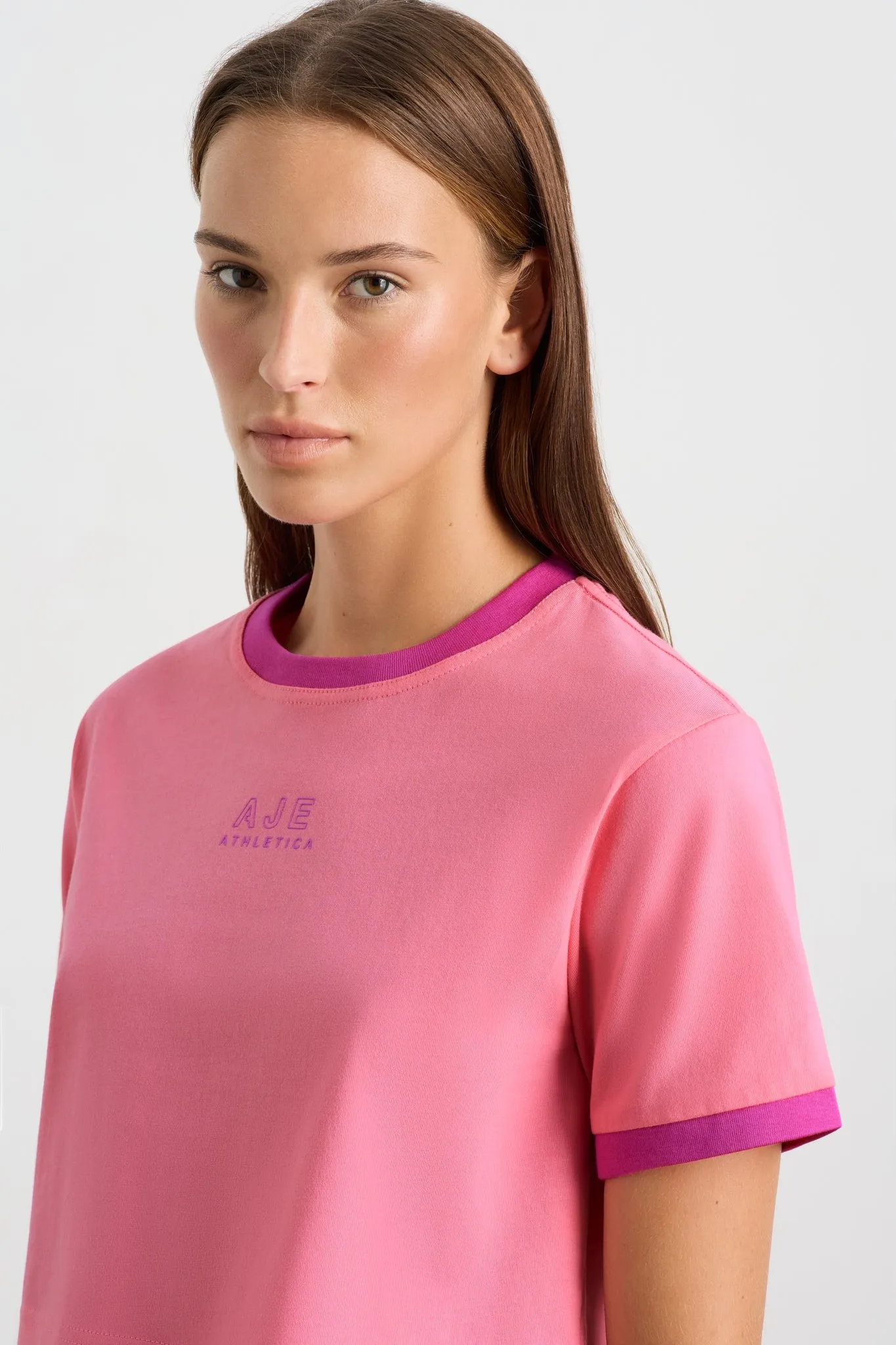Contrast Bind Logo Tee 110