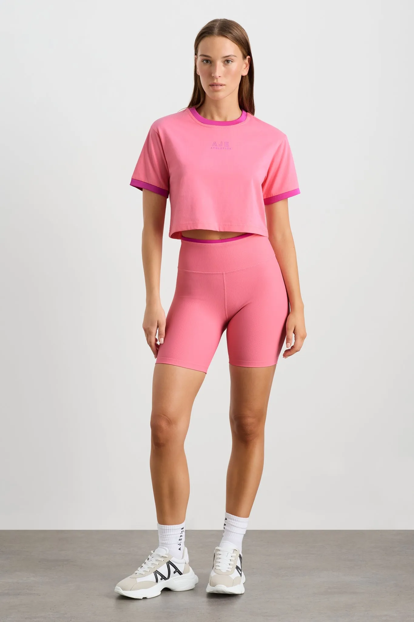 Contrast Bind Logo Tee 110