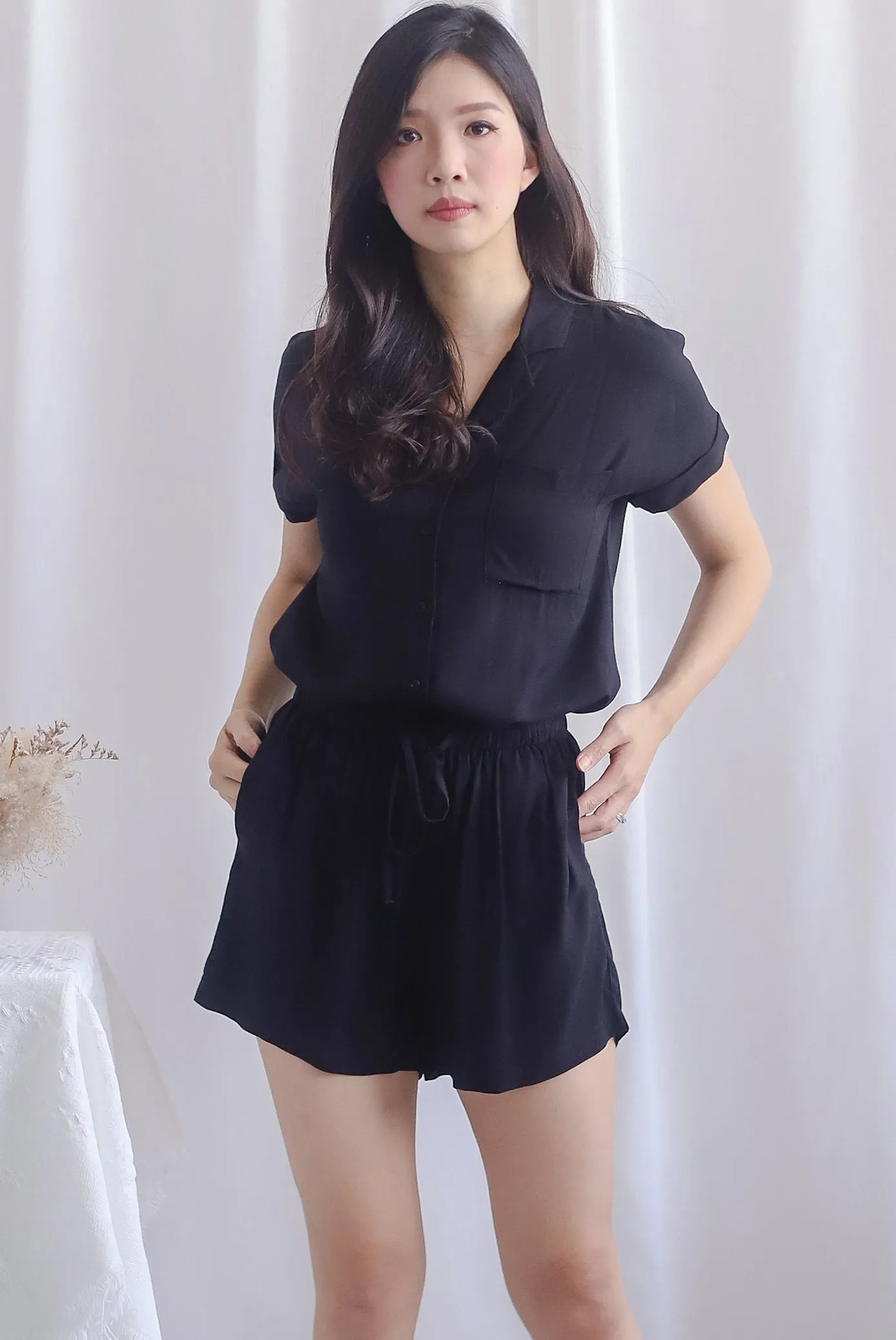 Dimple Lounge Drawstring Shorts In Black
