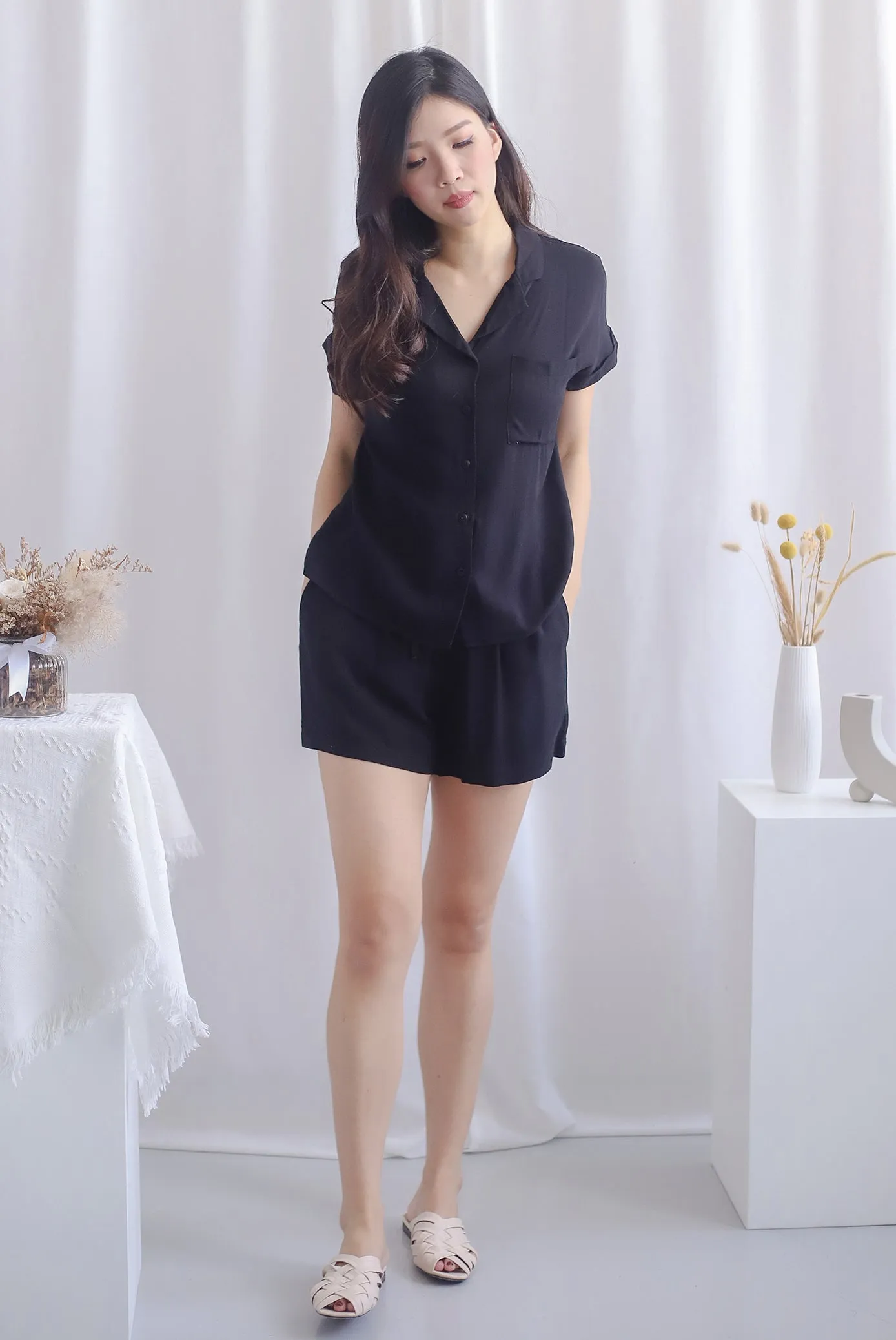 Dimple Lounge Drawstring Shorts In Black