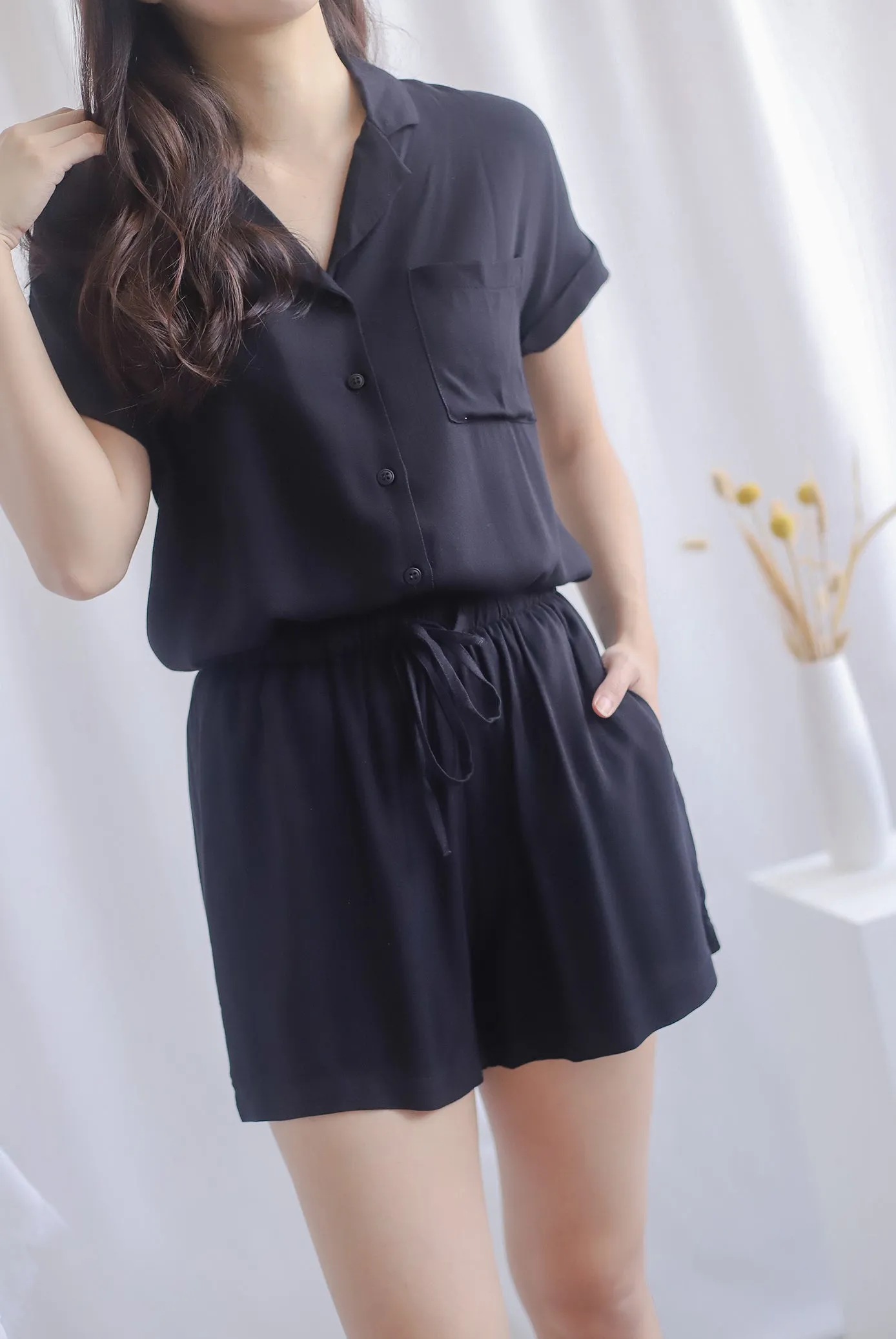 Dimple Lounge Drawstring Shorts In Black