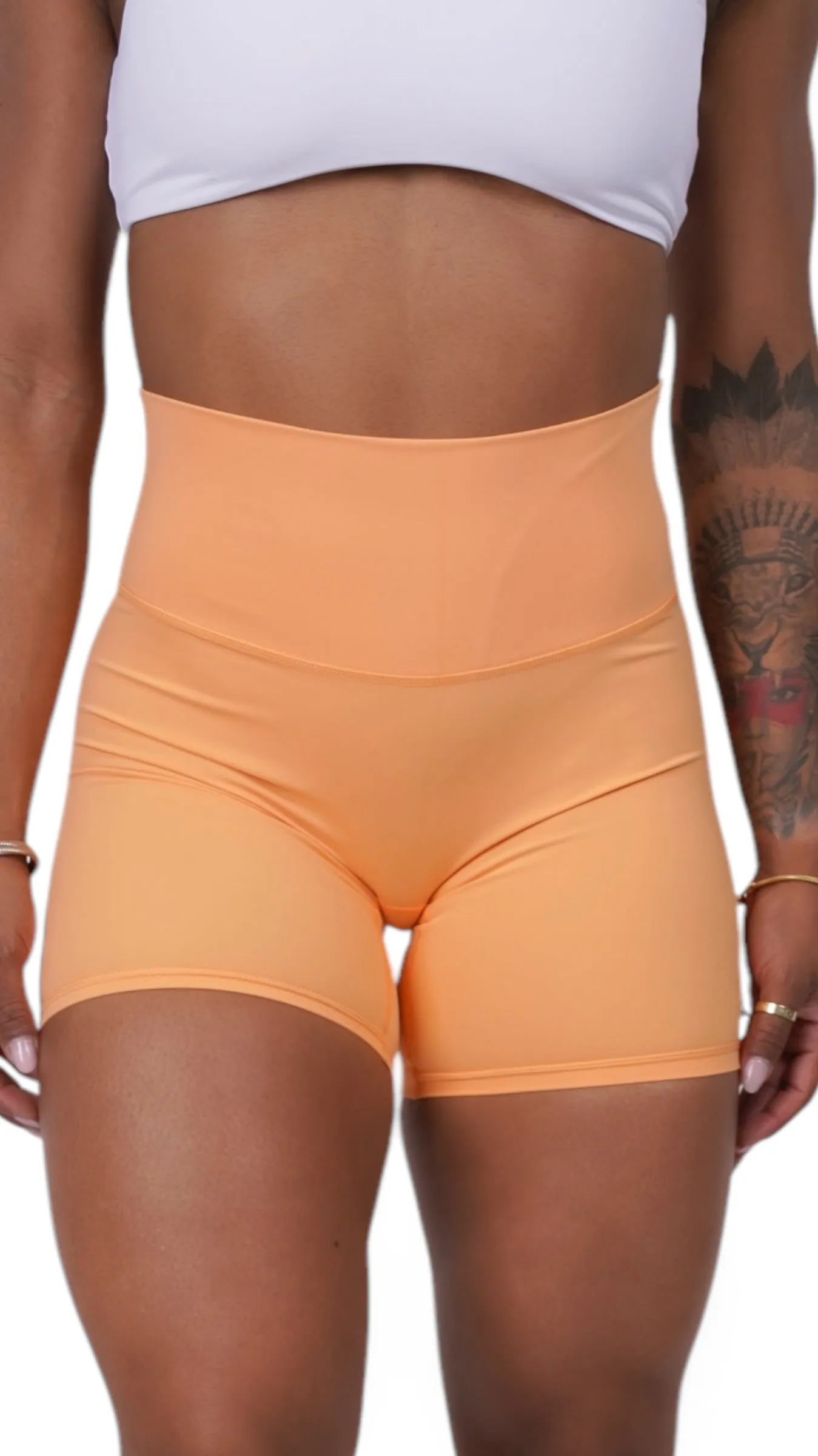 ESSENTIAL LEGEND BIKER SHORTS 6"