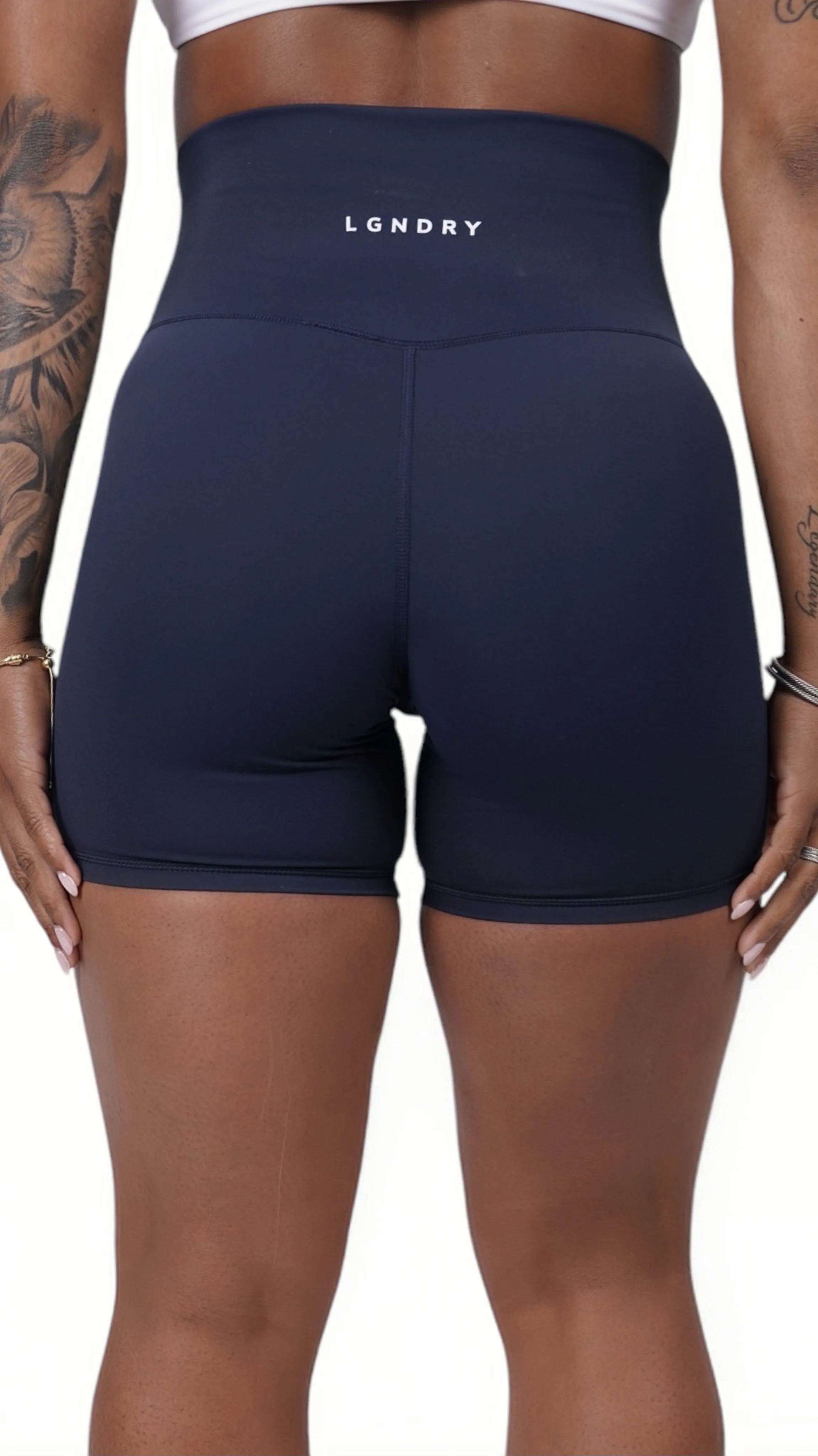 ESSENTIAL LEGEND BIKER SHORTS 6"
