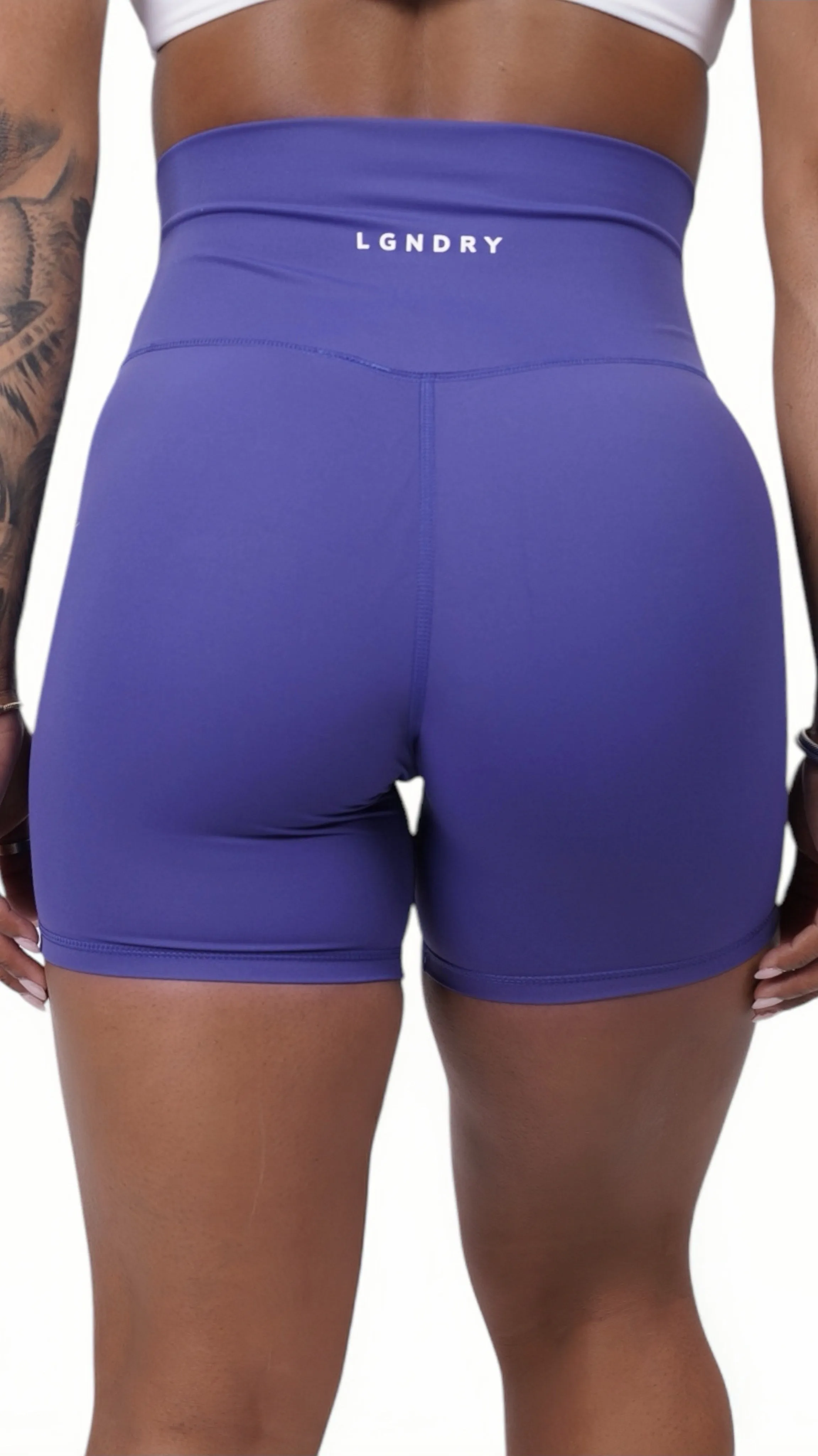 ESSENTIAL LEGEND BIKER SHORTS 6"