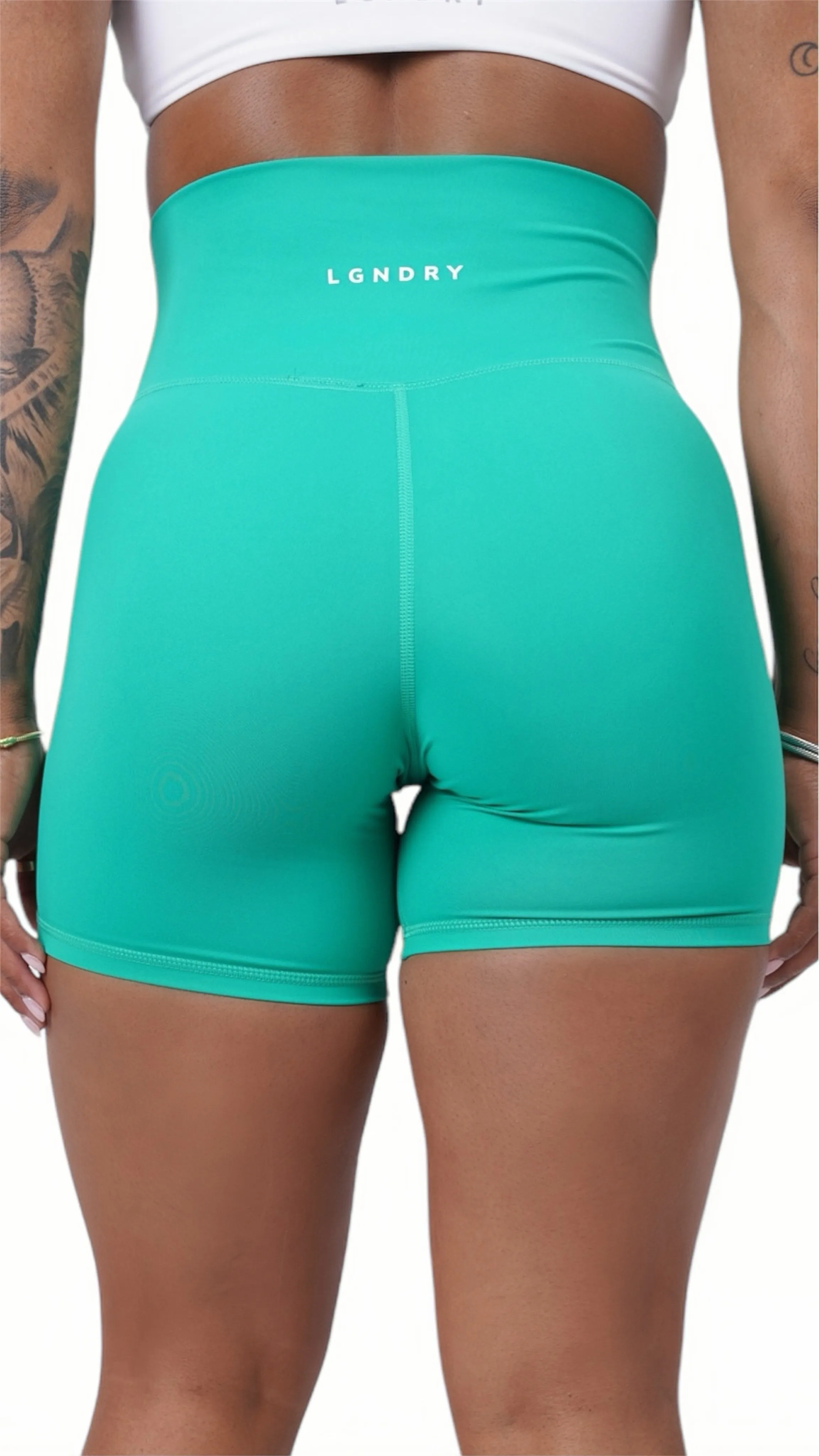 ESSENTIAL LEGEND BIKER SHORTS 6"