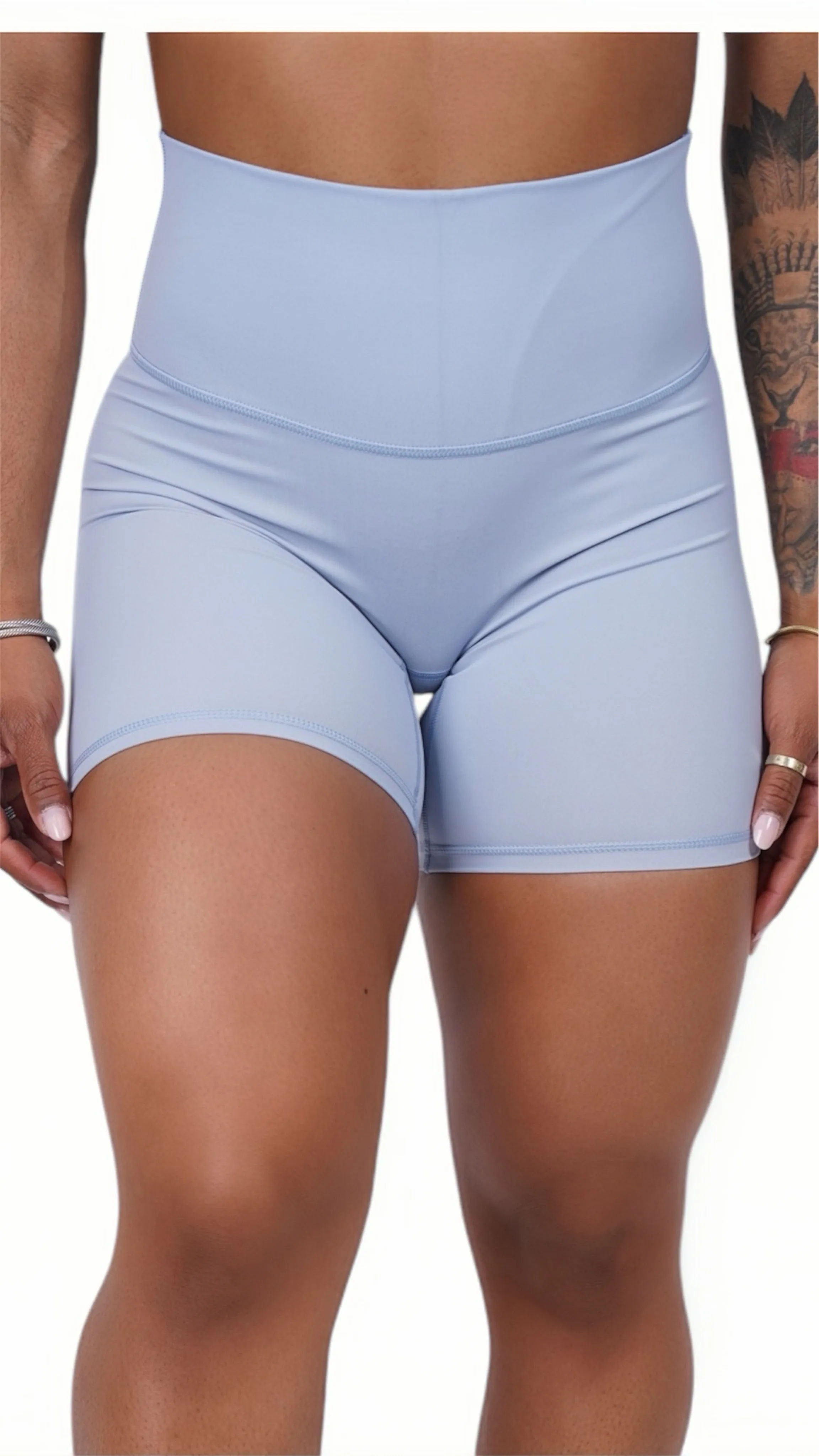 ESSENTIAL LEGEND BIKER SHORTS 6"