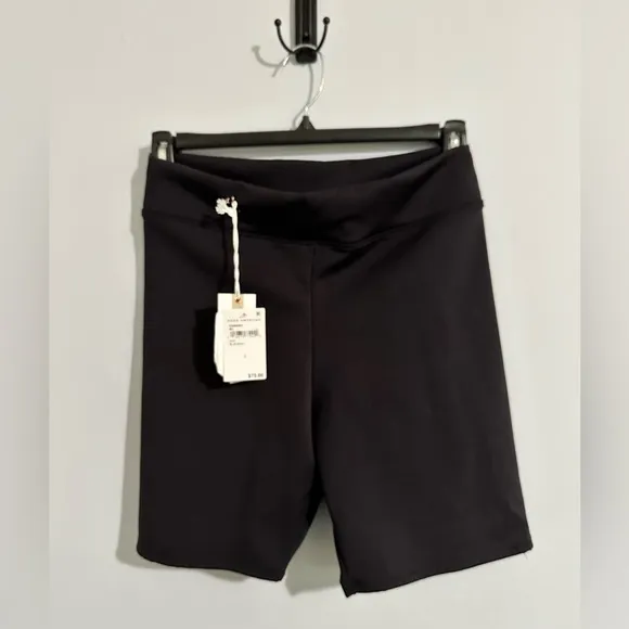 GOOD AMERICAN sculpting biker shorts