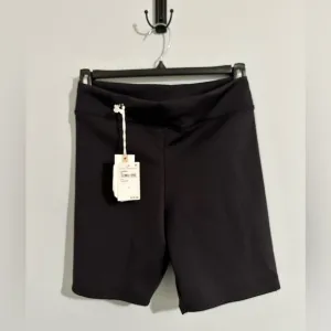 GOOD AMERICAN sculpting biker shorts