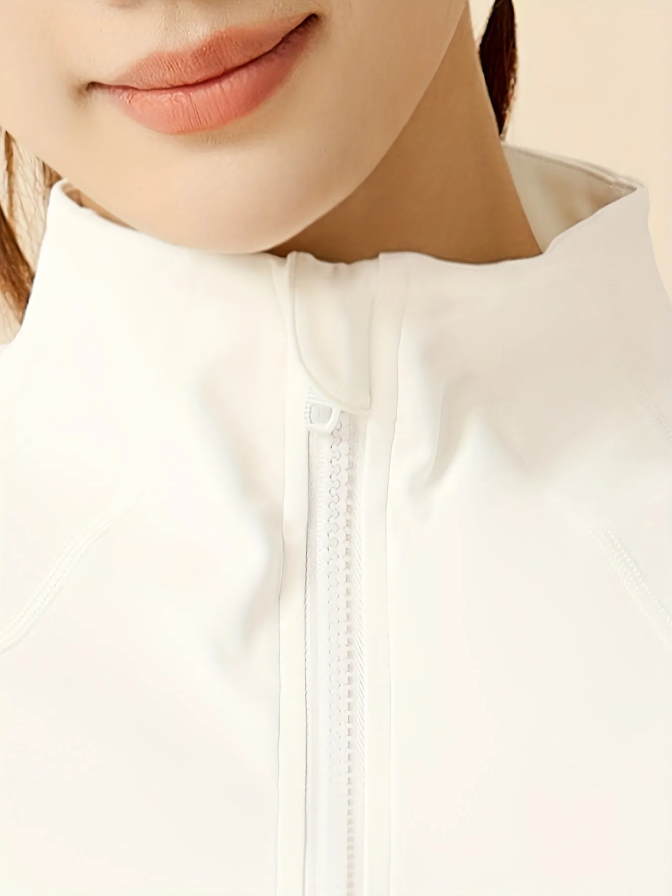 Grace | Cropped sportjack met ademende stof en staande kraag