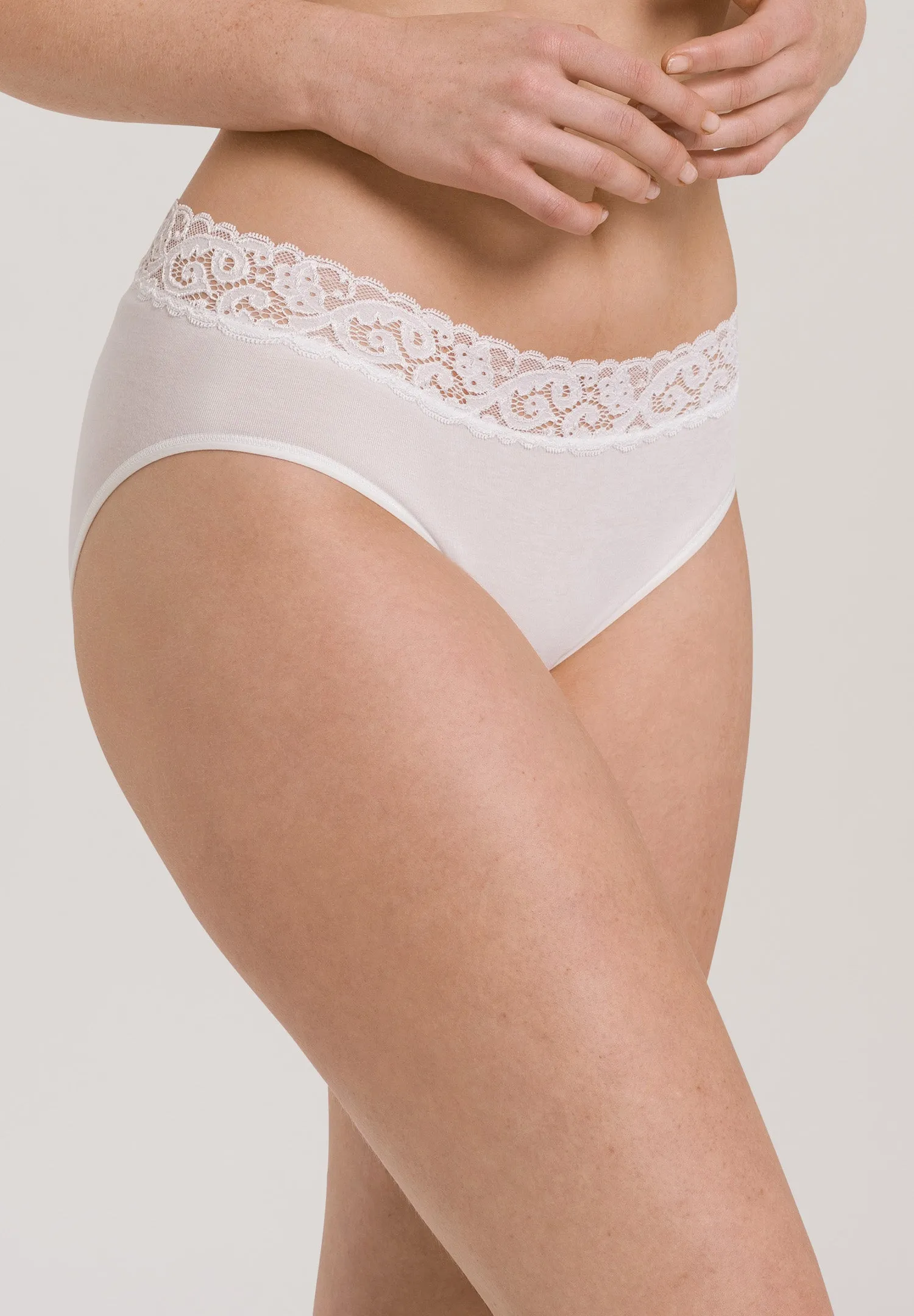 Hanro Midi Slip Moments