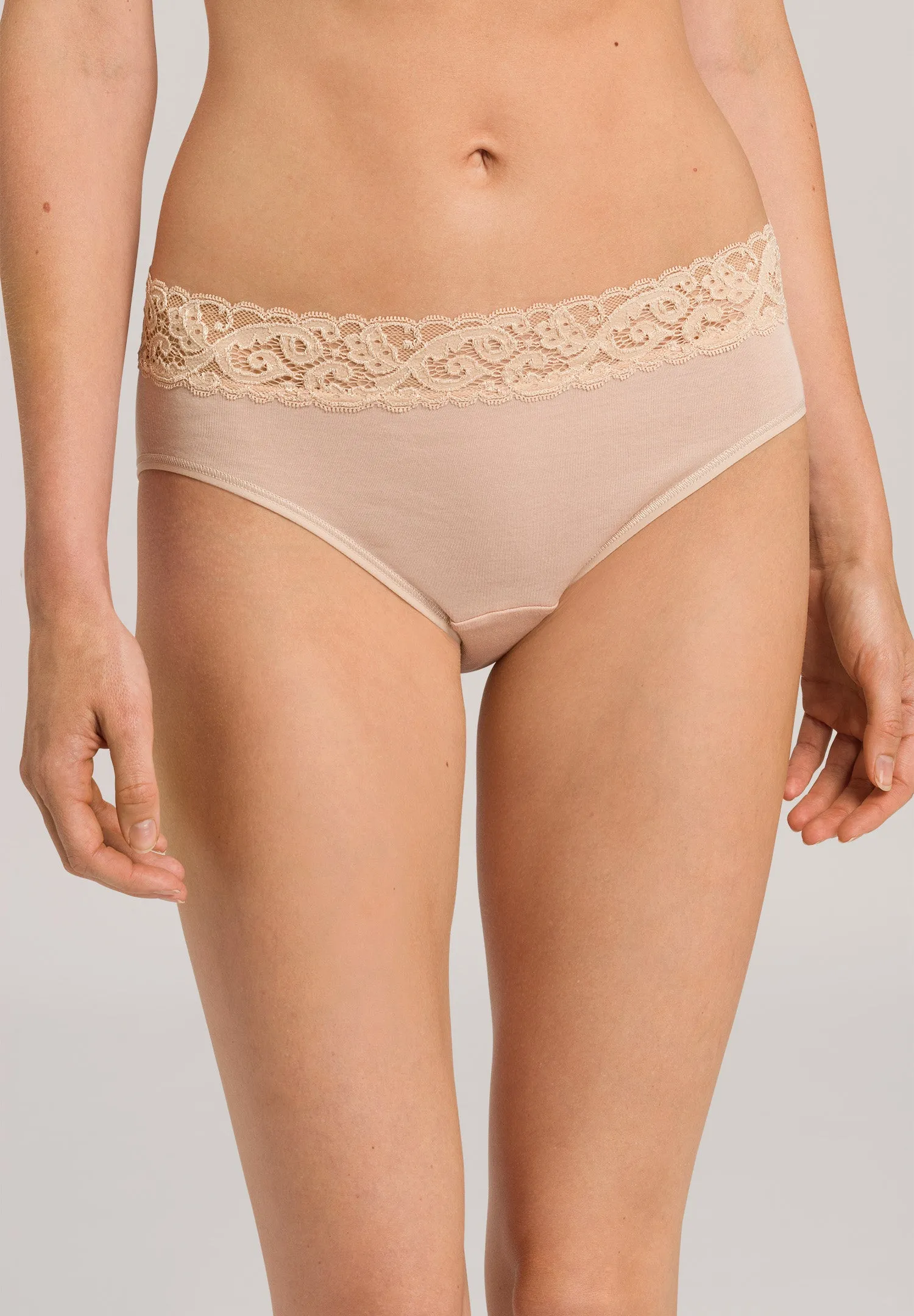 Hanro Midi Slip Moments