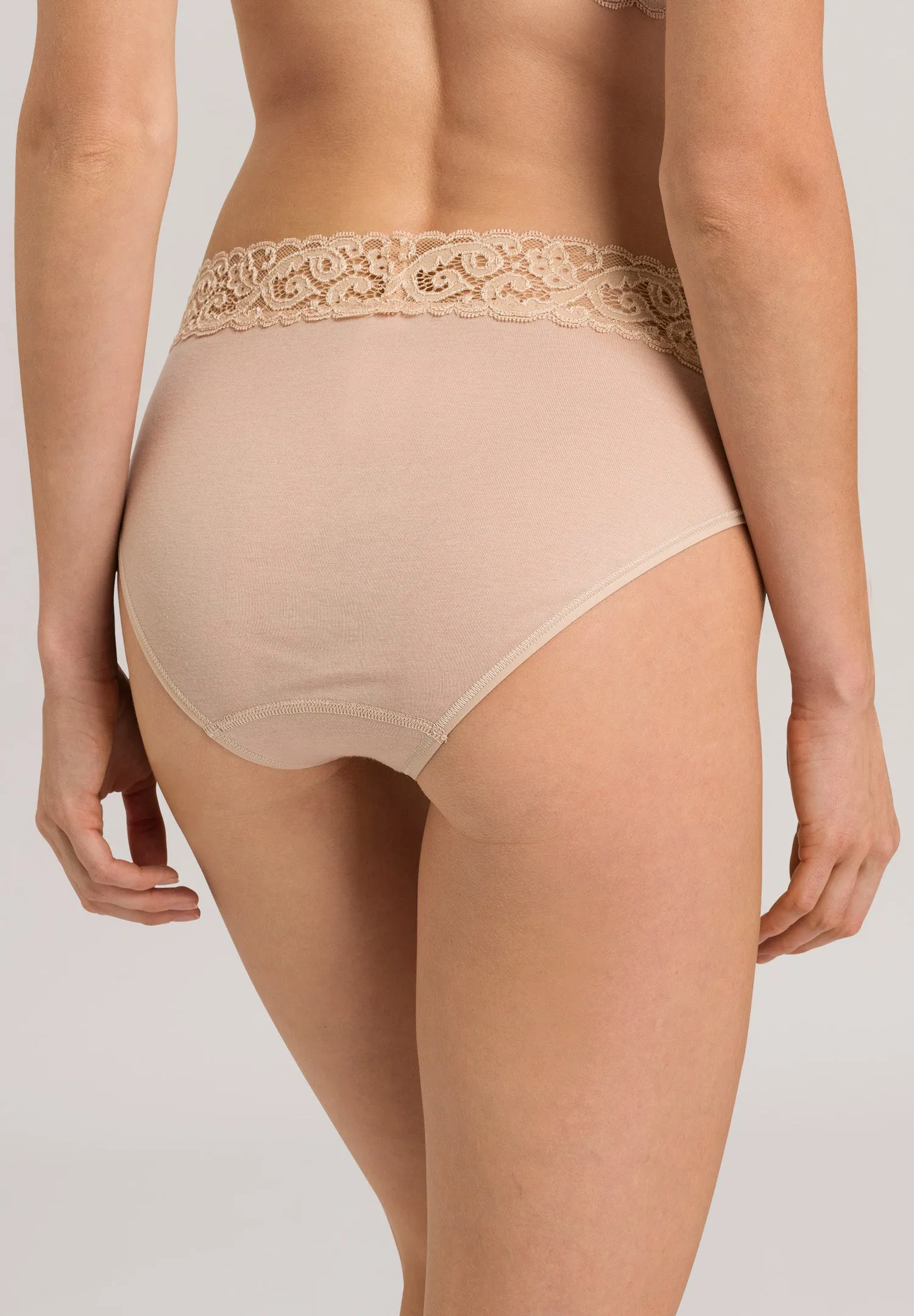 Hanro Midi Slip Moments