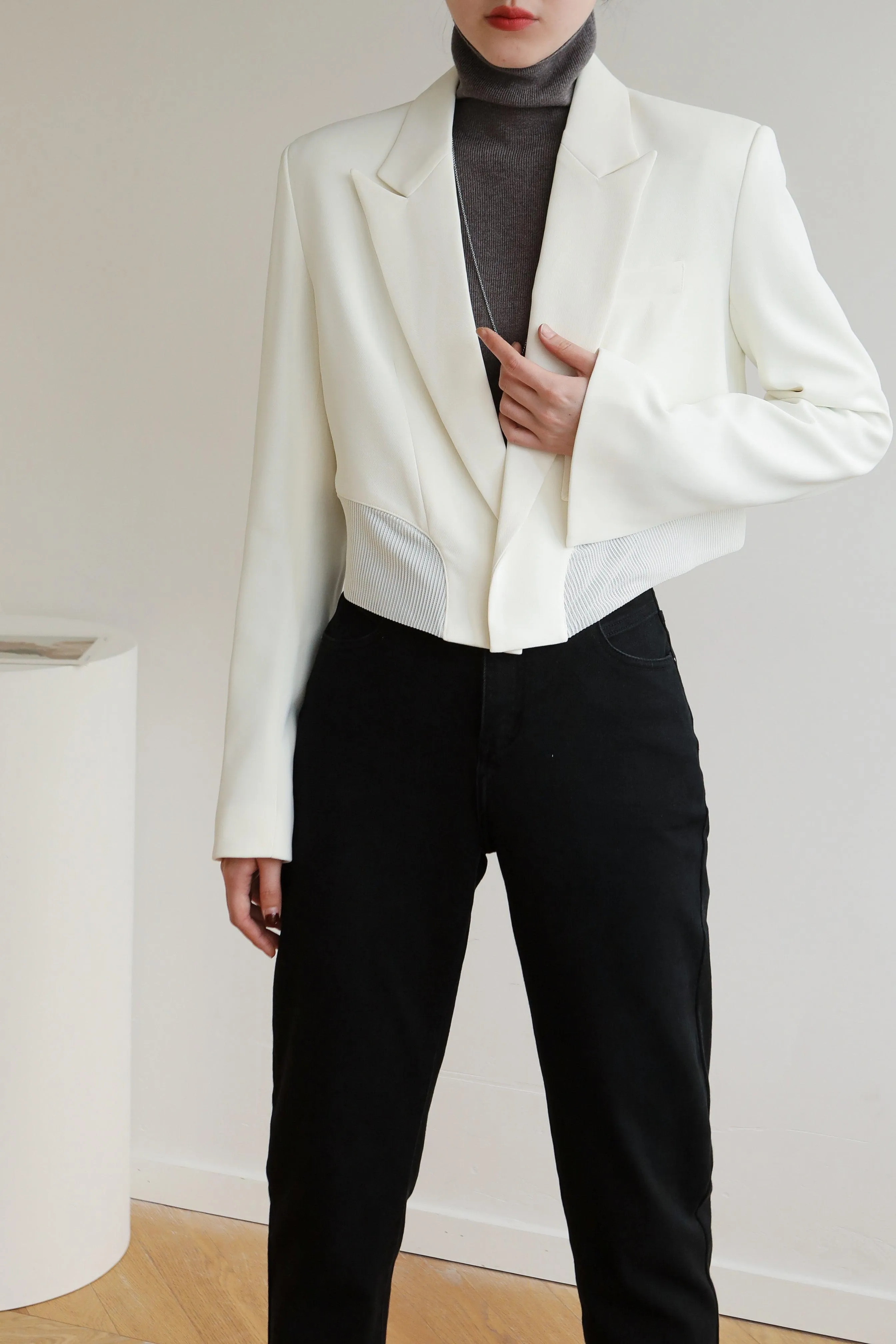 Kiera Cropped Blazer - White