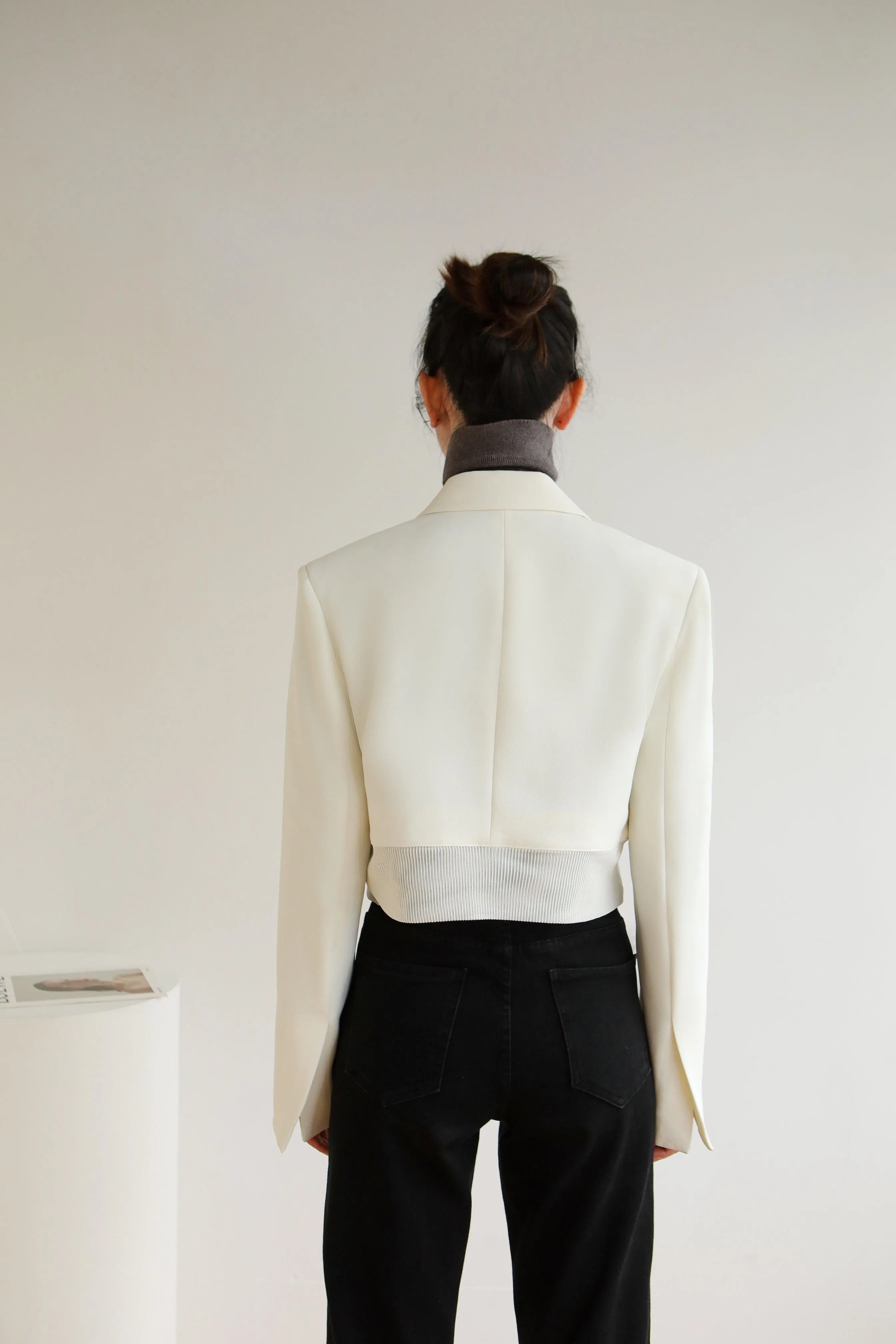 Kiera Cropped Blazer - White