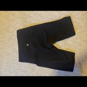 Lululem biker shorts!!