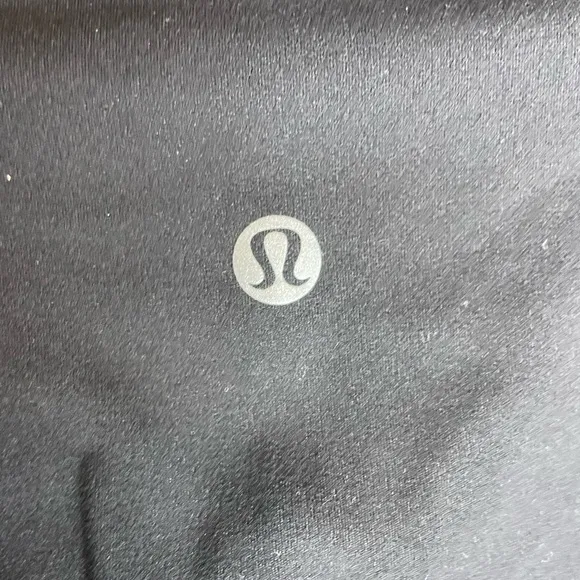 lululemon athletica Black Biker Shorts w/ Lululemon logo on the Side Size 6