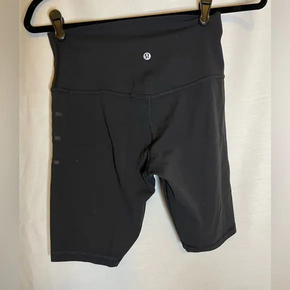 lululemon athletica Black Biker Shorts w/ Lululemon logo on the Side Size 6