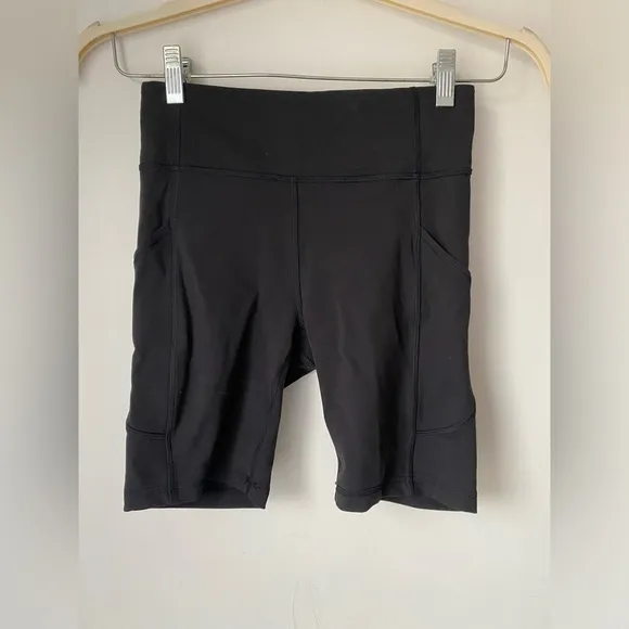 Lululemon Shorts Women’s 6 Invigorate High Rise 8&quot; Black Biker Short