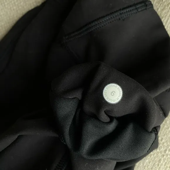 Lululemon Shorts Women’s 6 Invigorate High Rise 8&quot; Black Biker Short
