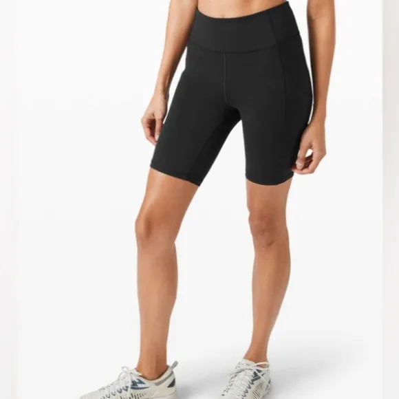 Lululemon Shorts Women’s 6 Invigorate High Rise 8&quot; Black Biker Short
