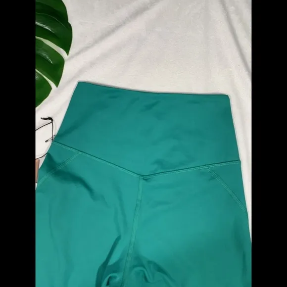 NEW Girlfriend Collective High Waisted Bike Biker Shorts in Saguaro [ XS ]‎