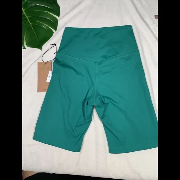 NEW Girlfriend Collective High Waisted Bike Biker Shorts in Saguaro [ XS ]‎