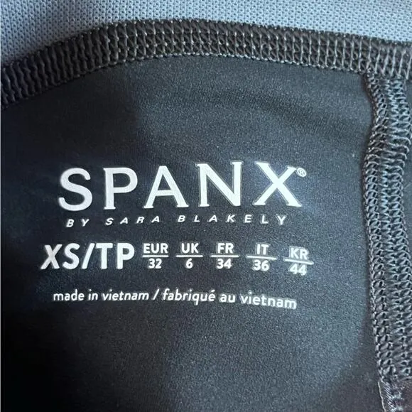NEW Spanx every wear biker shorts with pockets black