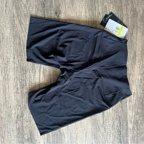 Nike Women’s Training Biker Shorts Womens Small