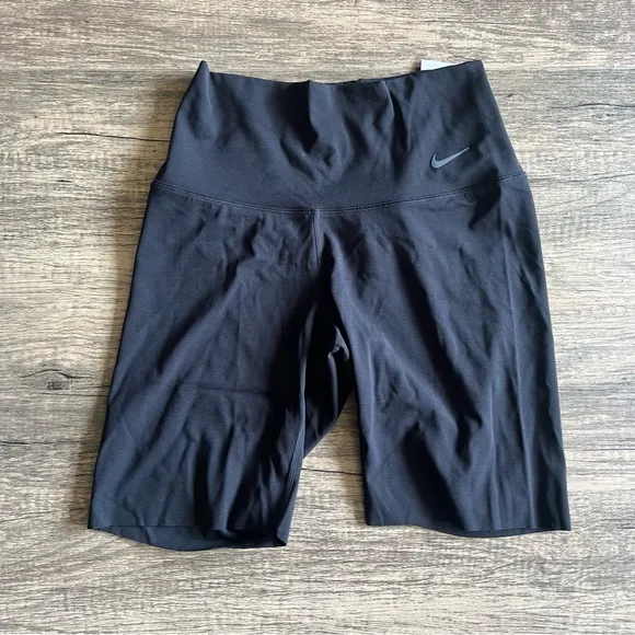 Nike Women’s Training Biker Shorts Womens Small
