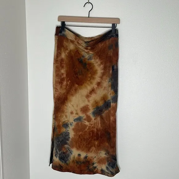 NWT Evereve Sundry Siene Tie Dye Midi Skirt