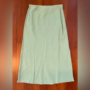 NWT Madewell The Layton Midi Slip Skirt - Size 0. Lime Green