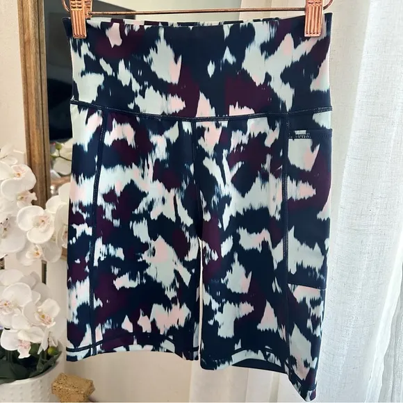 NWT! Sweaty Betty Super Sculpt Sustainable 8” Biker Shorts