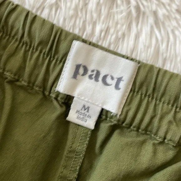 Pact Organic Cotton Women’s Drawstring Utility pockets Shorts Medium
