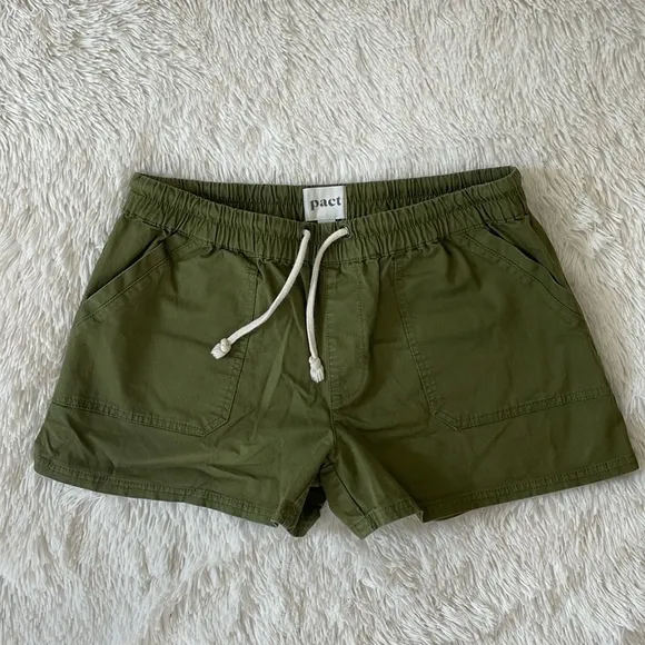 Pact Organic Cotton Women’s Drawstring Utility pockets Shorts Medium