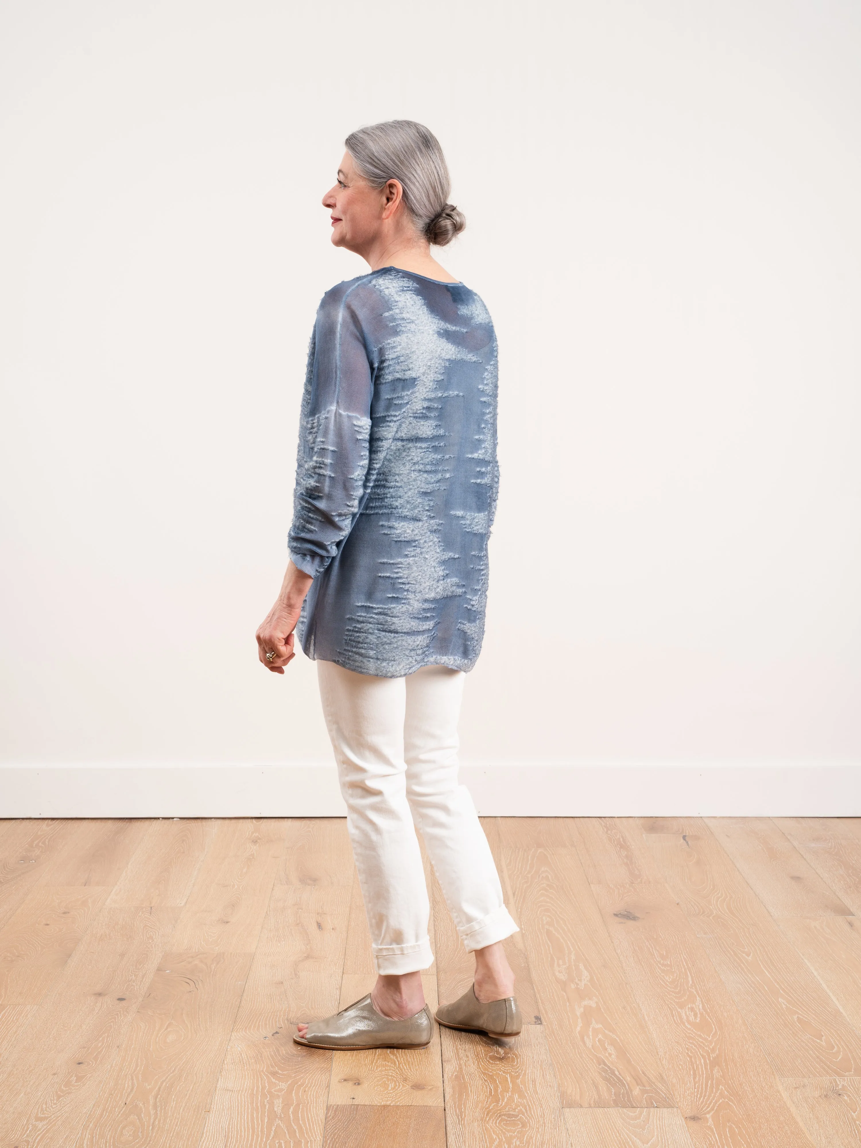 round neck pullover