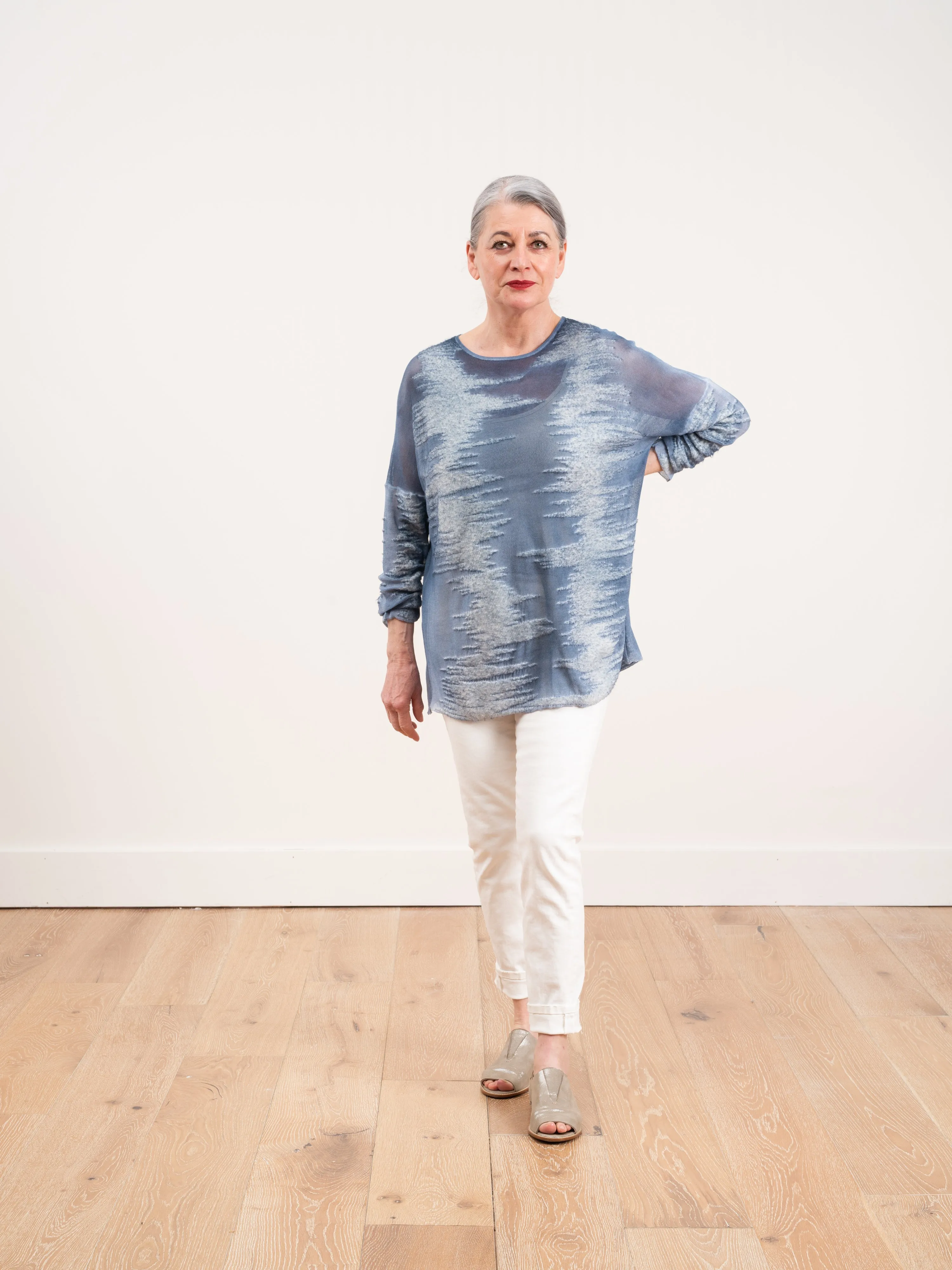 round neck pullover